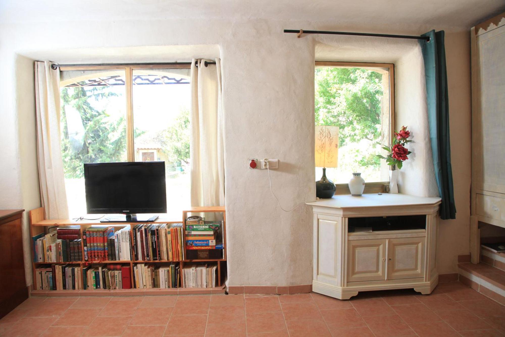 Apartment Avec Grande Terrasse Privative En Parc Regional Du Verdon Puimoisson