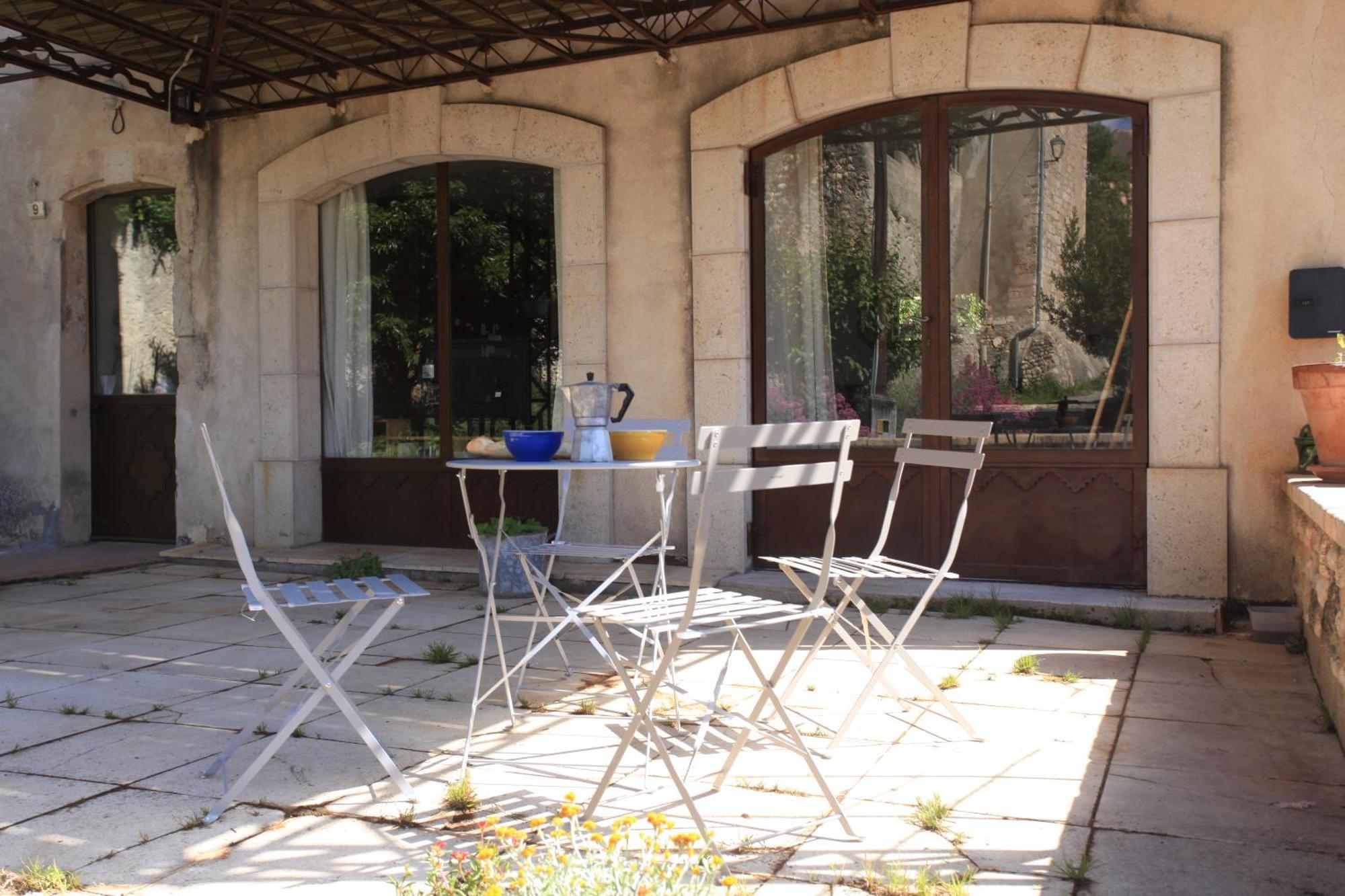 Apartment Avec Grande Terrasse Privative En Parc Regional Du Verdon Puimoisson
